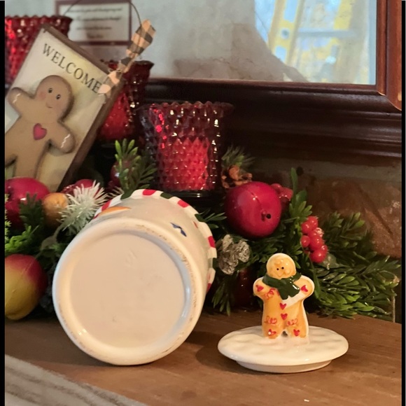 Vintage Christmas Gingerbread Man Sugar Cookie Jar - Picture 6 of 7